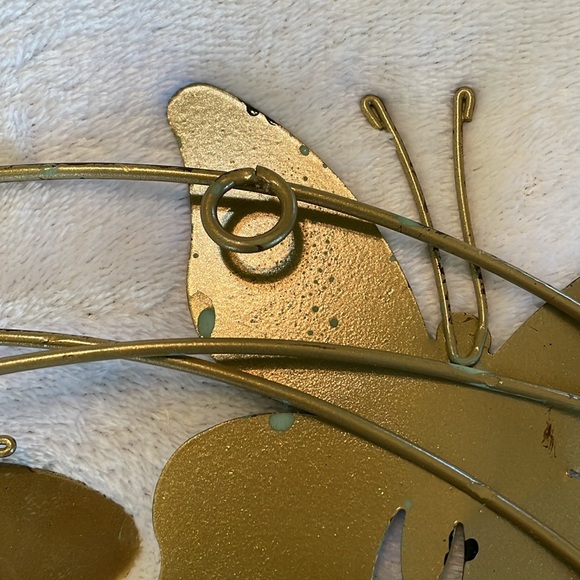 “Butterflies are free”  Wonderful circle of flying metal butterflies wall art. - Picture 7 of 9